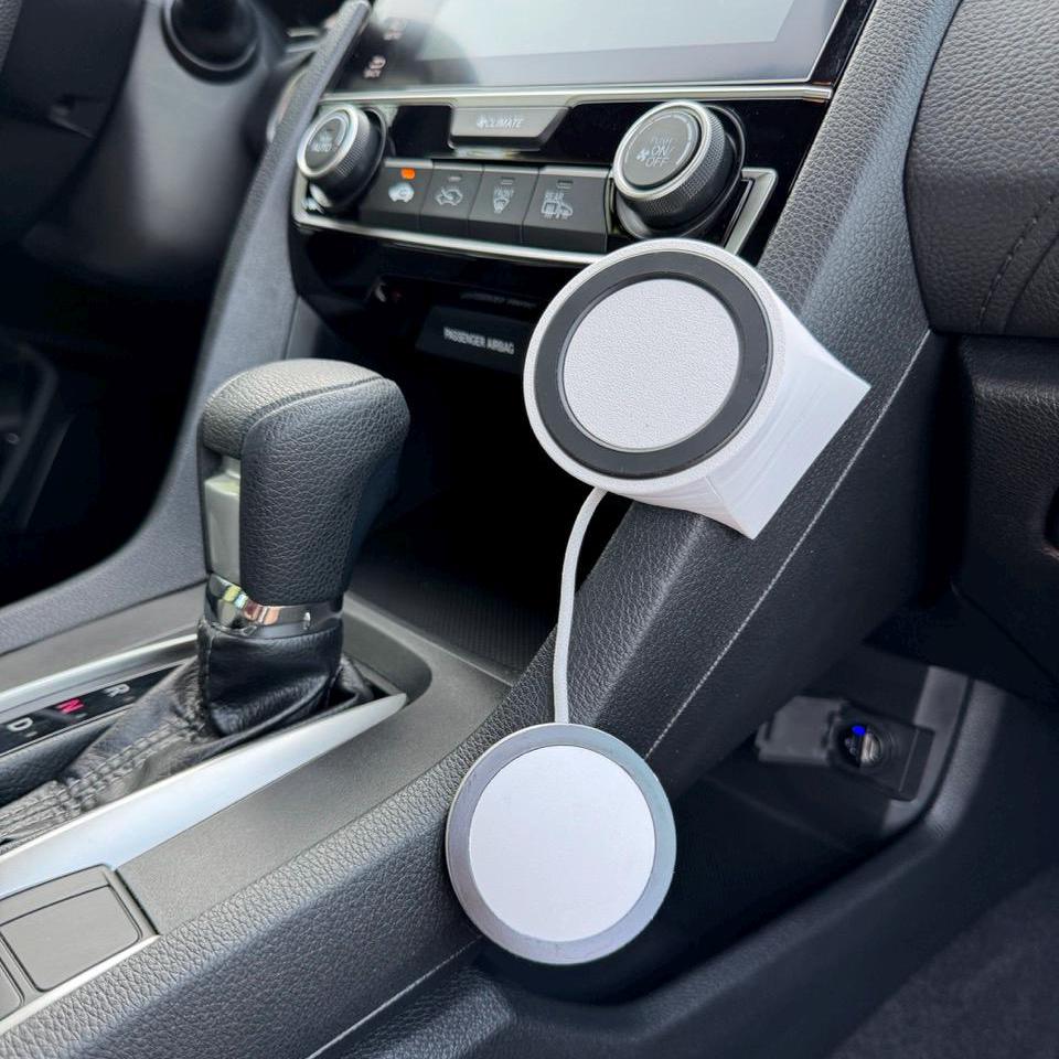 Passenger Facing 10th Gen Honda Civic 2016-2021 MagSafe compatible Phone Mount