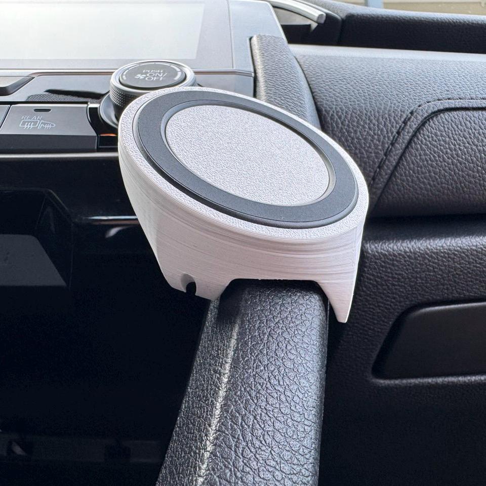 Passenger Facing 10th Gen Honda Civic 2016-2021 MagSafe compatible Phone Mount