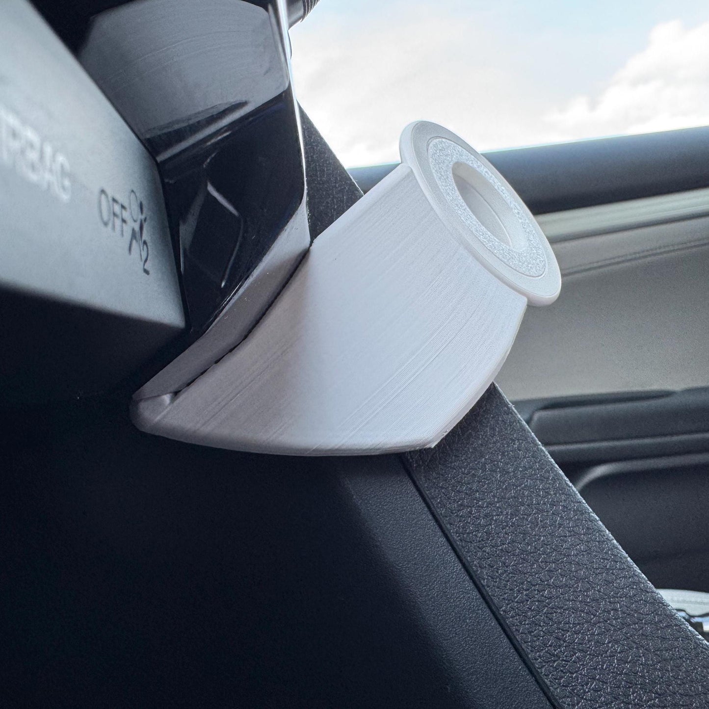 MagSafe 10th Gen Honda Civic Phone Mount Driver Facing on Passenger Trim