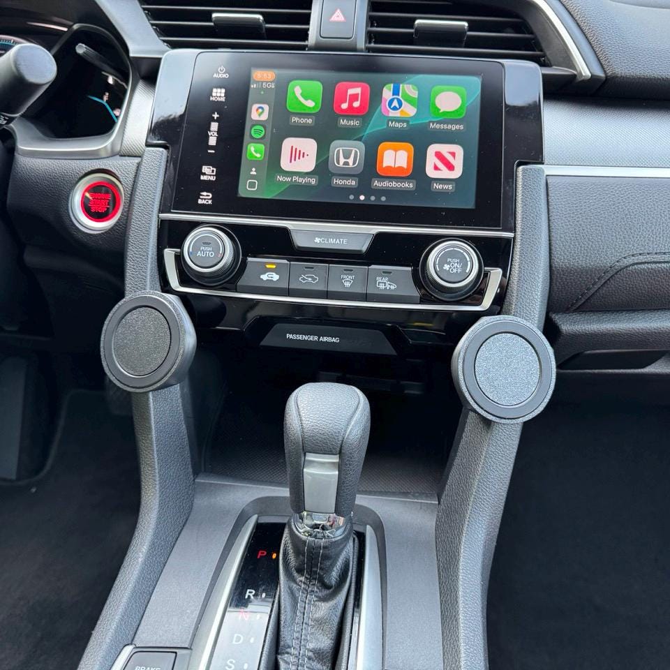 Passenger Facing 10th Gen Honda Civic 2016-2021 MagSafe compatible Phone Mount
