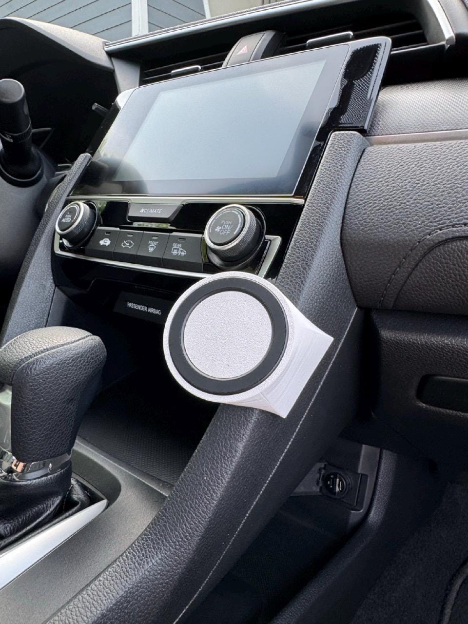 Passenger Facing 10th Gen Honda Civic 2016-2021 MagSafe compatible Phone Mount